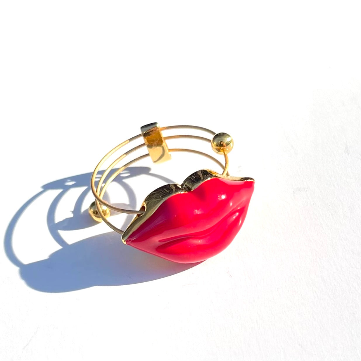 Levre YG Red Ring