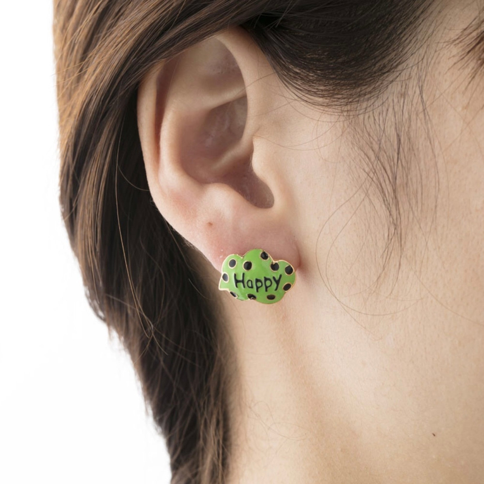一只耳朵刺穿幸福的绿色